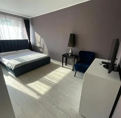 Lucomi\'S Apartment
