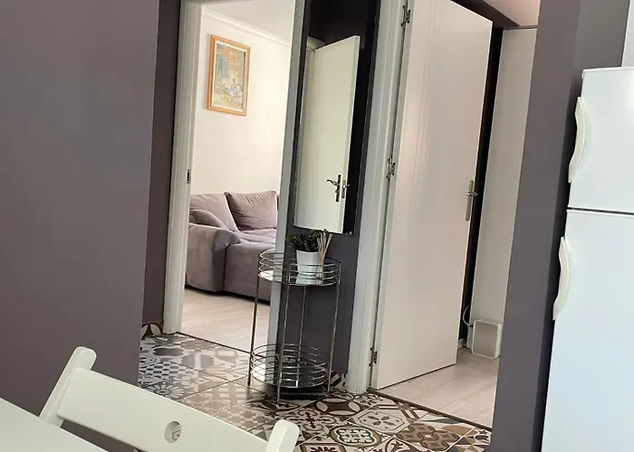 Lucomi\'S Apartment